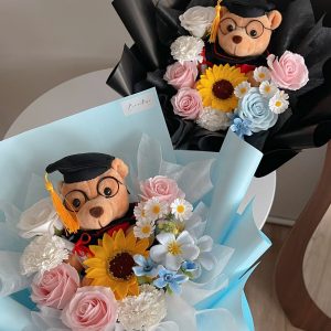 Graduation Brown Bear ( Soap Flower )
